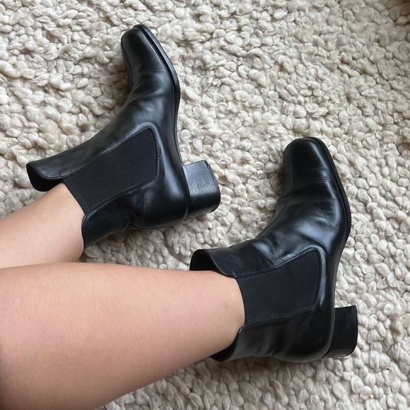 Salvatore Ferragamo square tip ankle chelsea booties sz 7 - Picture 5 of 6